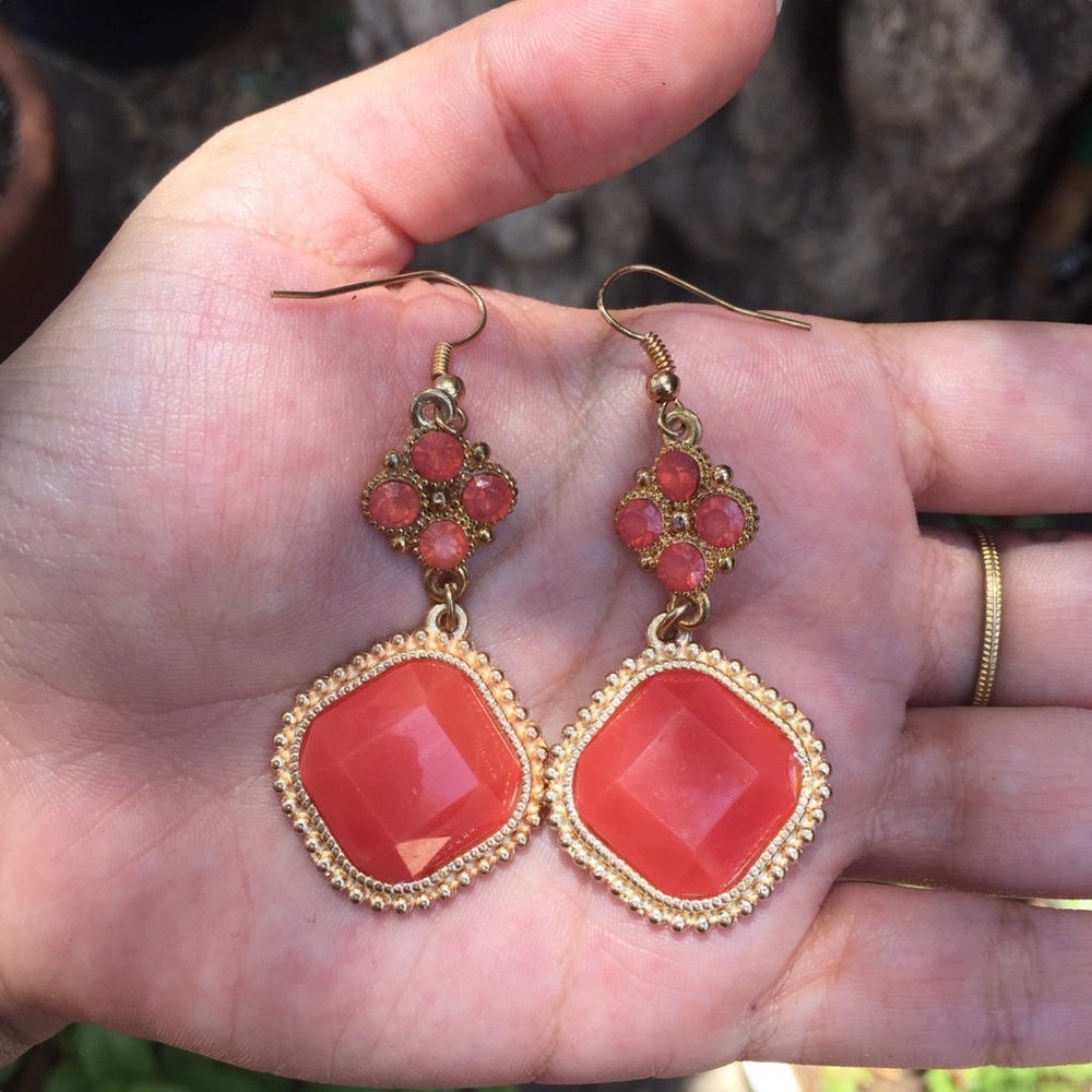 Statement earrings - Picture 3 of 3
